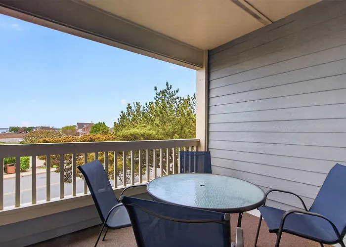 Bay Watch 1 203a Outdoor Pool Beautiful Holiday home *